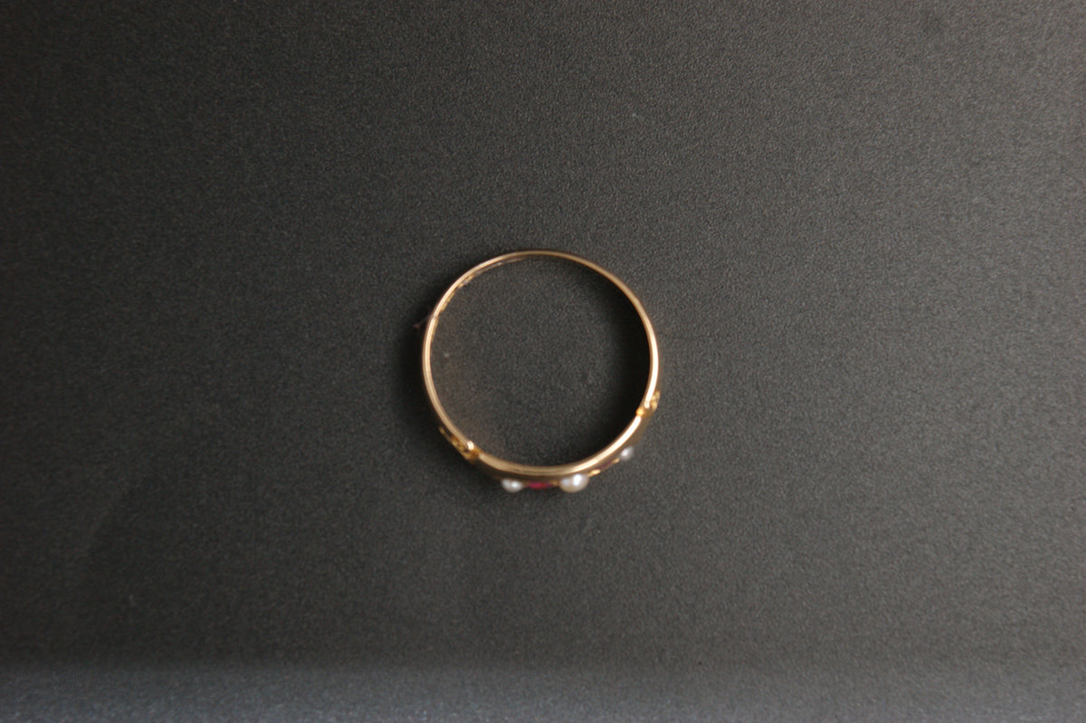 0204- 18ct Yellow Gold Ruby and Pearl Ring