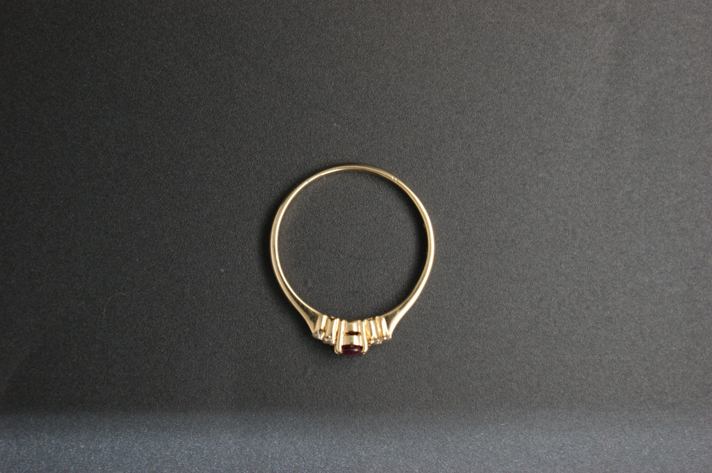 0206- 18ct Yellow Gold Oval Ruby and Diamond Ring